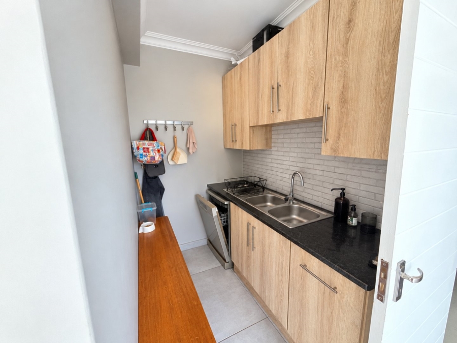 3 Bedroom Property for Sale in Outeniquasbosch Western Cape